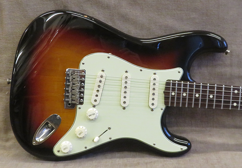 ビッグ割引 LTD ST60-TX JAPAN FENDER 3TS USED 1997-2000 ギター